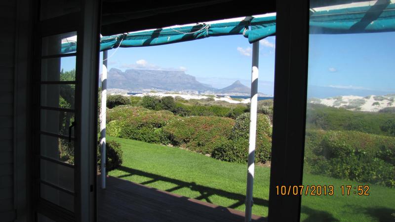 To Let 3 Bedroom Property for Rent in Dolphin Beach Western Cape